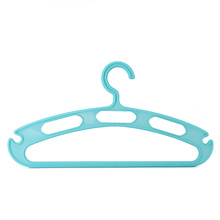 Manufacturer Cheap Durable Laundry Plastic Top Hanger Colored UltraThin Plastic Hangers